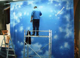 Натяжной потолок Звездное небо: процесс изготовления потолка звездное небо